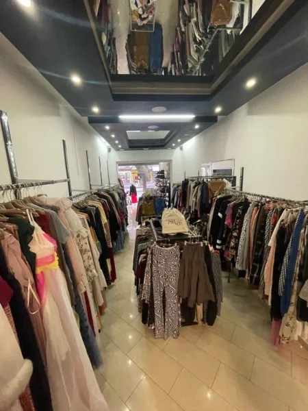 Tirane, jepet me qera dyqan Kati 0, 100 m² 1.700 € (MYSLYM SHYRI)