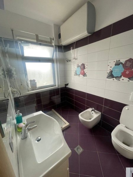 Tirane, jepet me qera apartament 3+1+Ballkon Kati 6, 135 m² 1.200 € (KOPSHTI ZOOLOGJIK)