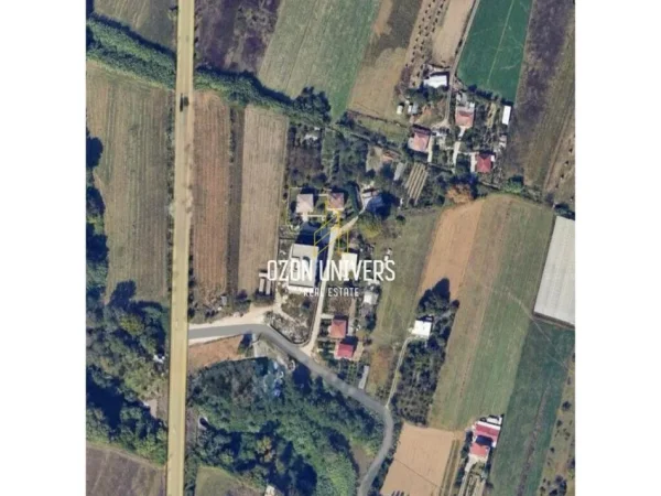 Tirane, shitet toke , 2.000 m² 2.500.000 € (Bruke)