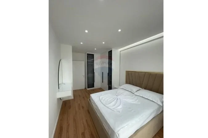 Tirane, shitet apartament 2+1+Ballkon Kati 8, 94 m² 210.000 € (Rruga e Dibrës - Farmacia 10)