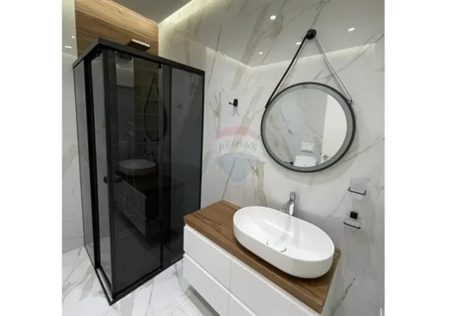 Tirane, shitet apartament 2+1+Ballkon Kati 8, 94 m² 210.000 € (Rruga e Dibrës - Farmacia 10)