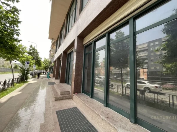 Tirane, jepet me qera ambjent biznesi Kati 3, 1.500 m² 12.500 € 