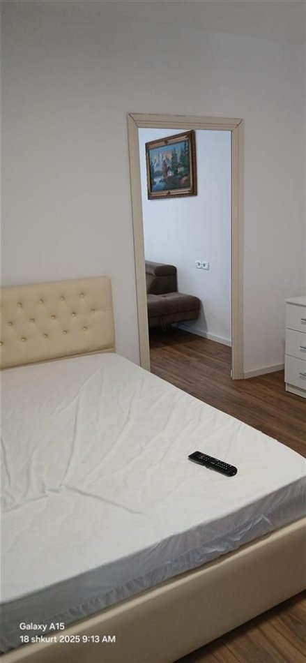 Tirane, jepet me qera apartament 1+1+Ballkon Kati 1, 60 m² 450 € (21 dhjetori , sa kalon zjarrfiksen , rruga frosina plaku)