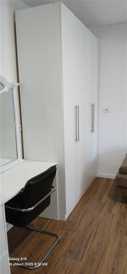 Tirane, jepet me qera apartament 1+1+Ballkon Kati 1, 60 m² 450 € (21 dhjetori , sa kalon zjarrfiksen , rruga frosina plaku)