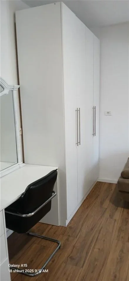 Tirane, jepet me qera apartament 1+1+Ballkon Kati 1, 60 m² 450 € (21 dhjetori , sa kalon zjarrfiksen , rruga frosina plaku)