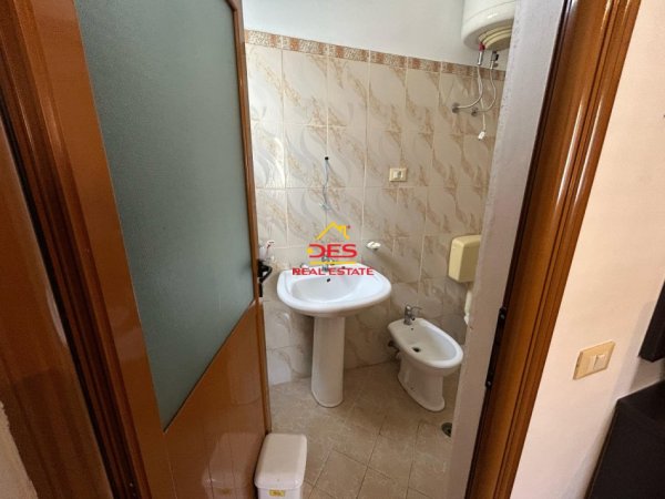 Vlore, jepet me qera shtepi 3+1+Ballkon Kati 3, 120 m² 500 € (Rruga Janaq Kilica)