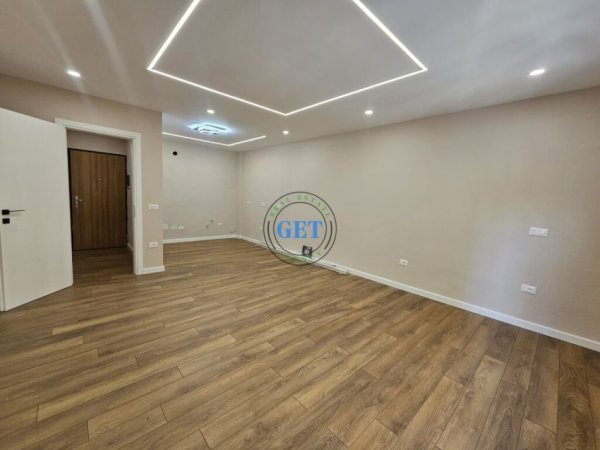 Durres, shitet apartament 2+1 Kati 2, 111 m² 160.000 € (Qender)