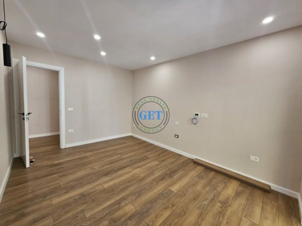Durres, shitet apartament 2+1 Kati 2, 111 m² 160.000 € (Qender)