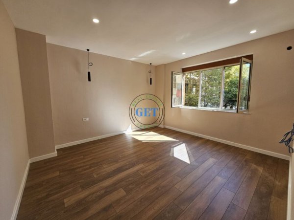 Durres, shitet apartament 2+1 Kati 2, 111 m² 160.000 € (Qender)