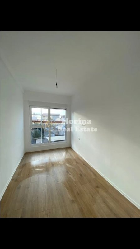 Tirane, jepet me qera apartament 2+1 Kati 1, 88 m² 500 € (Bulevardi i Ri)