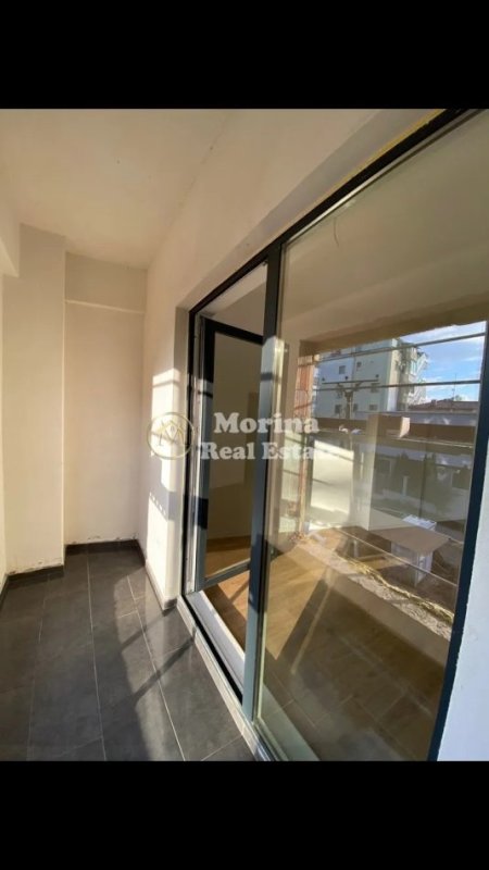 Tirane, jepet me qera apartament 2+1 Kati 1, 88 m² 500 € (Bulevardi i Ri)