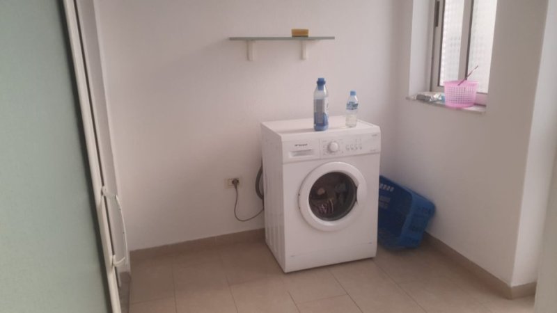 Tirane, jepet me qera 1+1+Ballkon Kati 1, 60 m² 400 € (Te medreseja)
