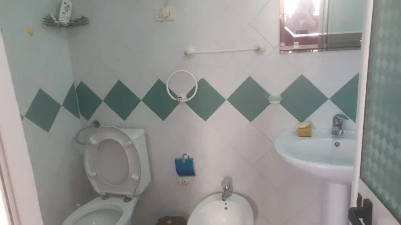 Tirane, jepet me qera 1+1+Ballkon Kati 1, 60 m² 400 € (Te medreseja)