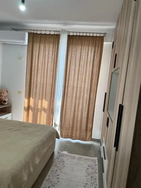 Tirane, jap me qera apartament 1+1+Ballkon Kati 6, 70 m² 400 € (Astir)