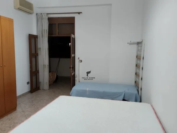 Tirane, jepet me qera apartament 3+1+Ballkon Kati 3, 145 m² 600 € (QYTET STUDENTI)