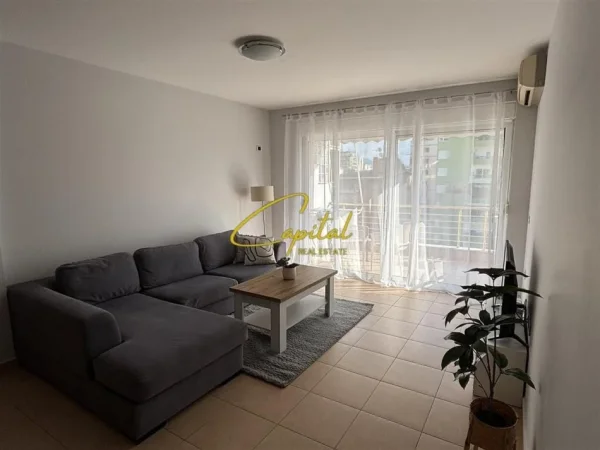 Tirane, jepet me qera apartament 1+1 Kati 6, 80 m² 730 € (BLLOKU)