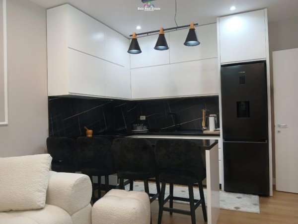 Tirane, jepet me qera apartament 2+1 Kati 2, 90 m² 650 € (fusha e aviacionit)