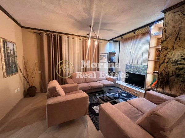 Tirane, jepet me qera apartament 3+1 Kati 5, 120 m² 1.100 € (Zogu i Zi / Ring Center)