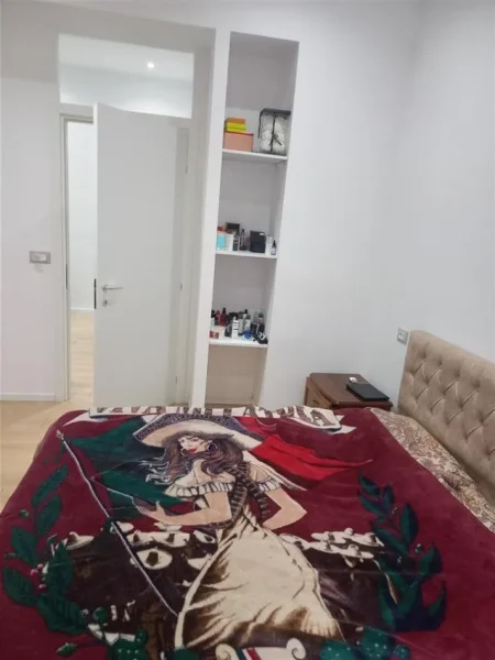 Tirane, jepet me qera apartament 2+1+Ballkon Kati 1, 75 m² 370 € (ALI DEMI)