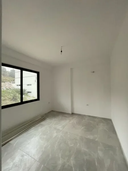 Sarande, jepet me qera apartament 1+1+Ballkon Kati 3, 92 m² 125.000 € (Sarande)