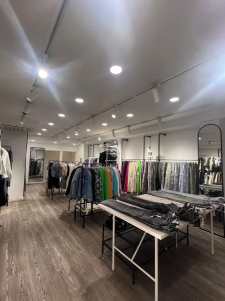 Tirane, jepet me qera ambjent biznesi Kati 0, 240 m² 5.000 € (myslym shyri)