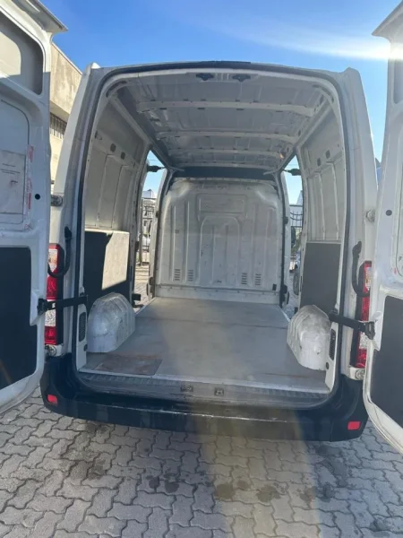 Durres, shitet Furgon RENAULT MASTER Nafte, e bardhë manuale Kondicioner 318.500 km, 11000 EURO