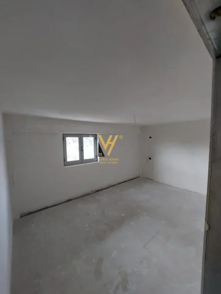 Tirane, shitet apartament duplex 2+1+Ballkon Kati 1, 177 m² 249.000 € (MISTO MAME)