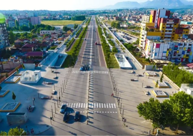 Tirane, jepet me qera apartament 2+1 Kati 4, 94 m² 500 € (Stacioni i Trenit)