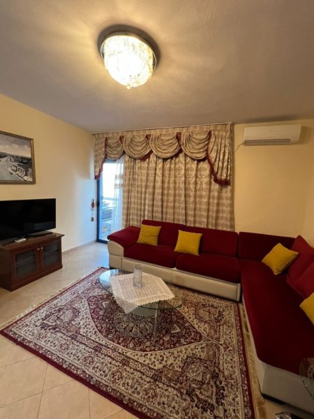 Tirane, jepet me qera apartament 1+1+Ballkon Kati 3, 60 m² 700 € (rruga e kosovareve)