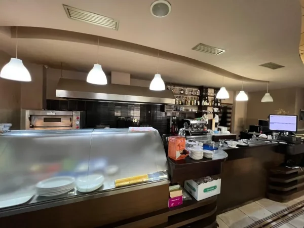 Shitet ambjent biznesi Kati 0, 155 m² 370.000 € (Pandi Dardha)