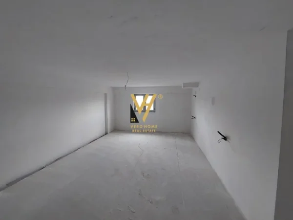 Tirane, shitet apartament duplex 2+1+Ballkon Kati 1, 145 m² 204.000 € (MISTO MAME)