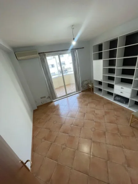 Tirane, shitet apartament 3+1+Ballkon Kati 7, 141 m² 309.999 € (Komuna e Parisit)