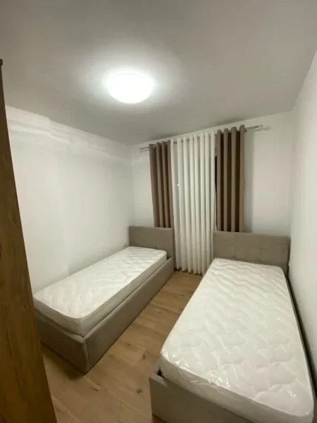 Tirane, jepet me qera apartament 2+1 Kati 3, 75 m² 650 € (Rruga Mine Peza)