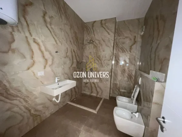Tirane, jepet me qera apartament 2+1 Kati 0, 104 m² 650 € (Rruga e Dibres)