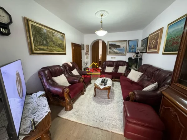 Vlore, shitet apartament 2+1 , 120 m² 130.000 € (Rr Hasan Kushta)