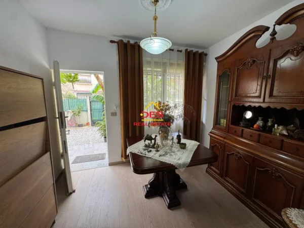 Vlore, shitet apartament 2+1 , 120 m² 130.000 € (Rr Hasan Kushta)