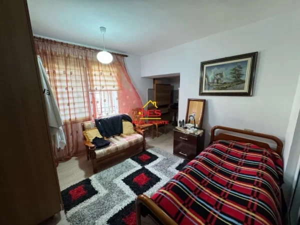 Vlore, shitet apartament 2+1 , 120 m² 130.000 € (Rr Hasan Kushta)