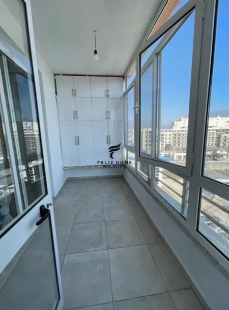 Tirane, jepet me qera apartament 1+1+Ballkon Kati 6, 70 m² 450 € (ASTIR)