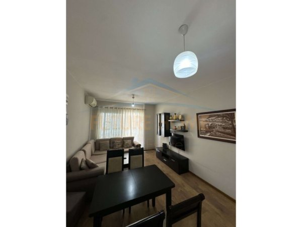 Tirane, jepet me qera apartament 2+1 Kati 6, 110 m² 450 € (Yzberisht)   UNA49654