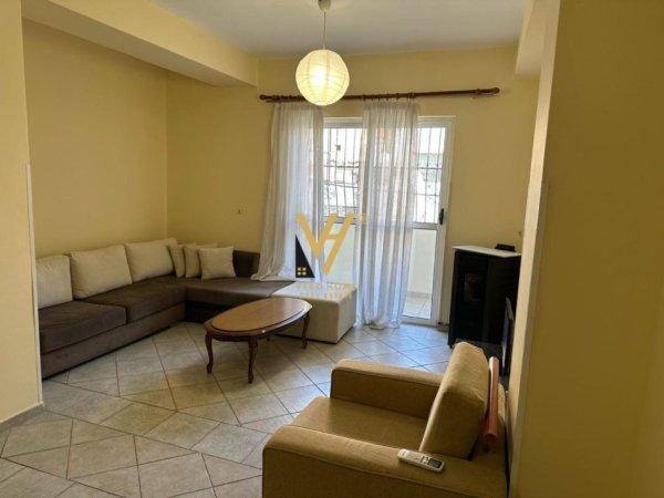 Tirane, jepet me qera apartament 2+1+Ballkon Kati 2, 100 m² 500 € (XHAMLLIK)