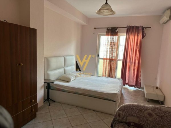 Tirane, jepet me qera apartament 2+1+Ballkon Kati 2, 100 m² 500 € (XHAMLLIK)