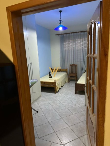 Tirane, jepet me qera apartament 2+1+Ballkon Kati 2, 100 m² 500 € (XHAMLLIK)