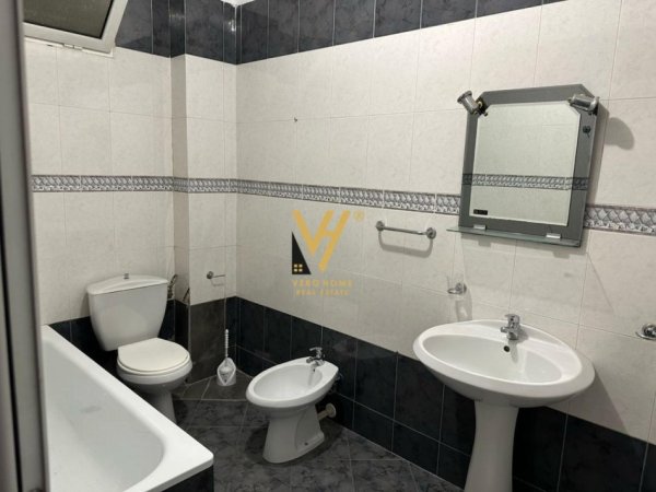 Tirane, jepet me qera apartament 2+1+Ballkon Kati 2, 100 m² 500 € (XHAMLLIK)