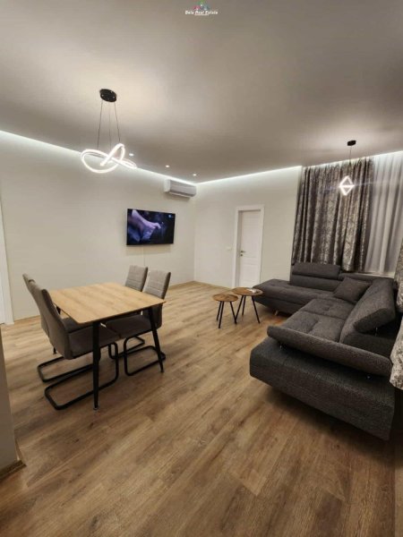 Tirane, jepet me qera Vile 1+1 Kati 2, 65 m² 400 € (SAUK)