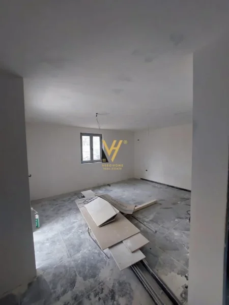 Tirane, shitet apartament 4+1+Ballkon Kati 1, 170 m² 239.000 € (MISTO MAME)