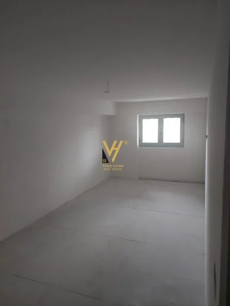 Tirane, shitet apartament 4+1+Ballkon Kati 1, 170 m² 239.000 € (MISTO MAME)