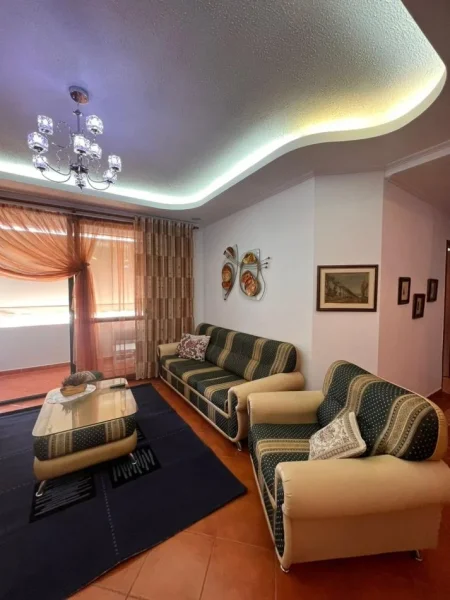 Tirane, jepet me qera apartament 2+1 Kati 10, 110 m² 600 € (21 dhjetori)
