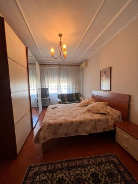 Tirane, jepet me qera apartament 2+1 Kati 10, 110 m² 700 € (21 dhjetori)