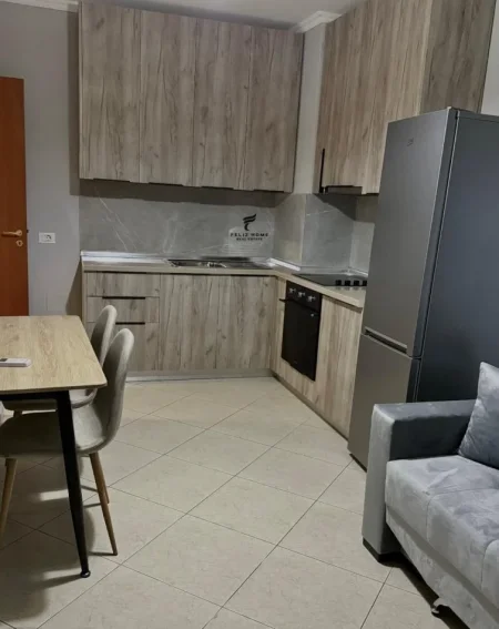 Tirane, jepet me qera apartament 2+1+Ballkon Kati 5, 85 m² 700 € (MYSLYM SHYRI)