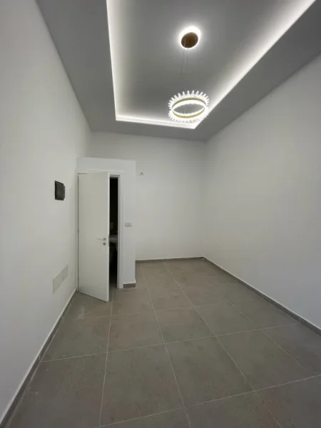 Durres, jepet me qera ambjent biznesi Kati 0, 19 m² 300 € 